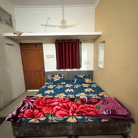Khatu Shyam Guest House Ayodhya Exteriör bild