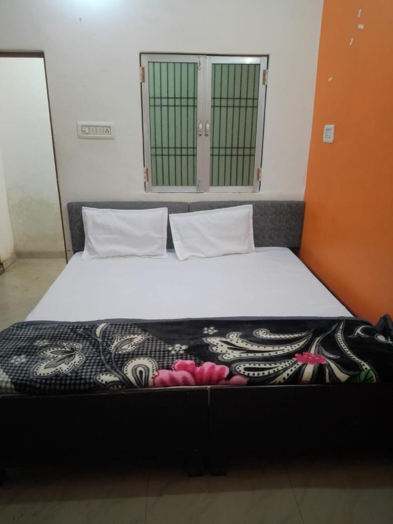 Khatu Shyam Guest House Ayodhya Exteriör bild